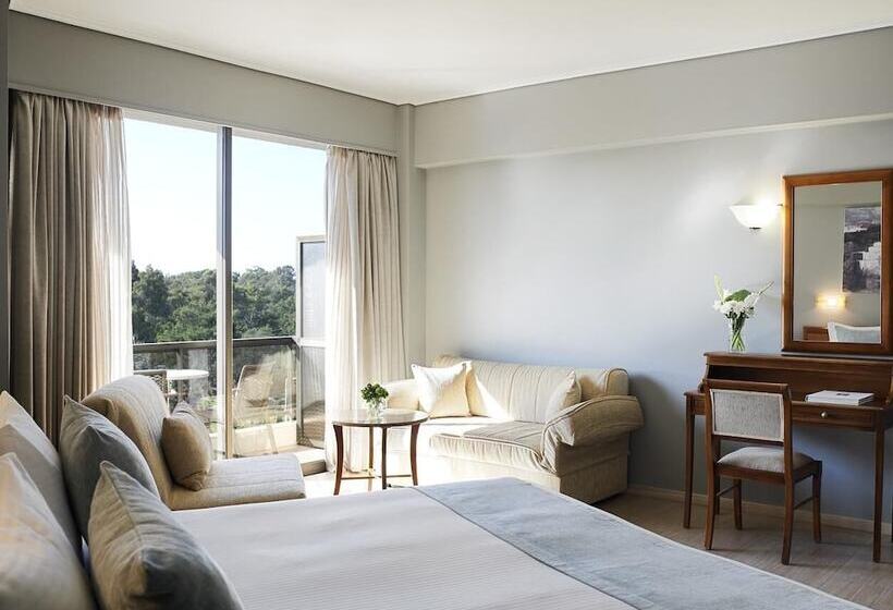 חדר סטנדרט לשלושה עם נוף צדדי לים, Golden Sun