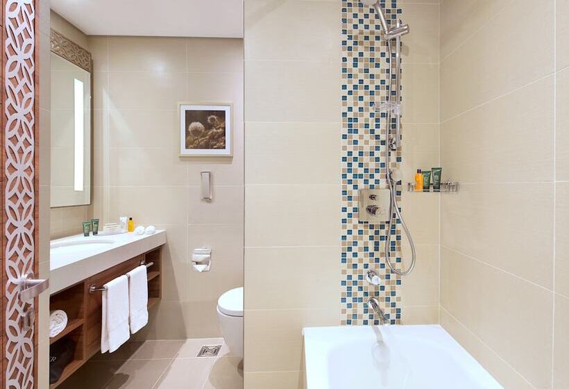 سوئیت با تخت بزرگ, Hilton Garden Inn Dubai Deira