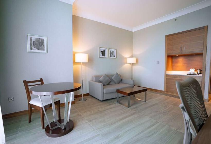 سوئیت با تخت بزرگ, Hilton Garden Inn Dubai Deira