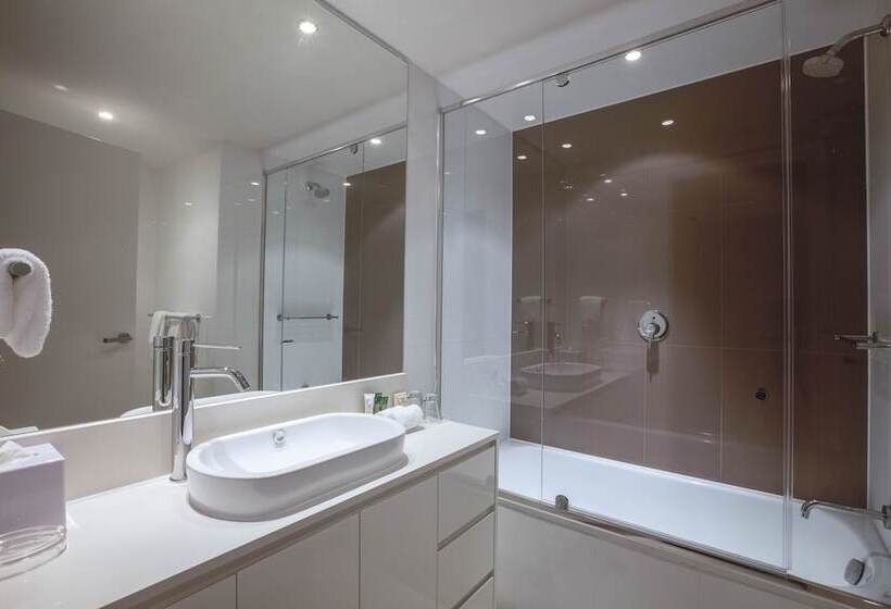 آپارتمان 3 خوابه با چشمانداز دریا, Hilton Surfers Paradise Hotel & Residences