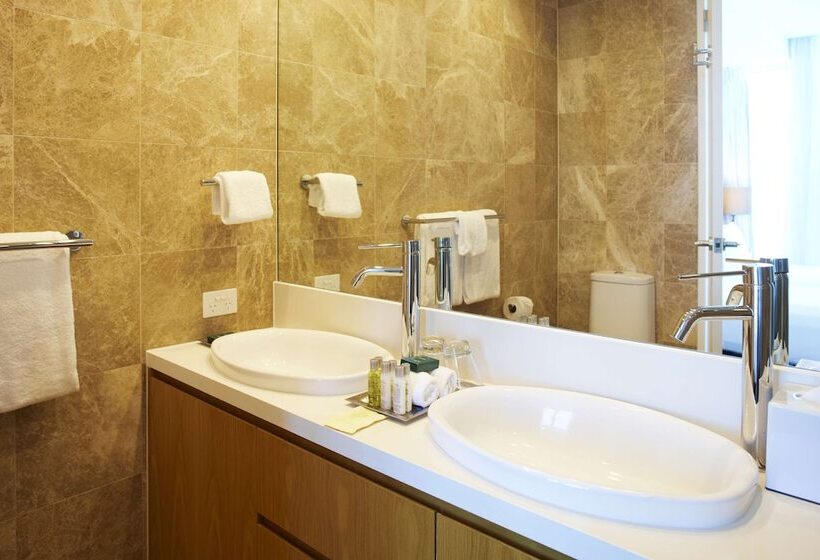 1 Bedroom Penthouse Apartment, Hilton Surfers Paradise Hotel & Residences