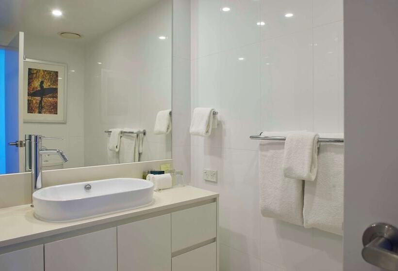 1 Bedroom Penthouse Apartment, Hilton Surfers Paradise Hotel & Residences