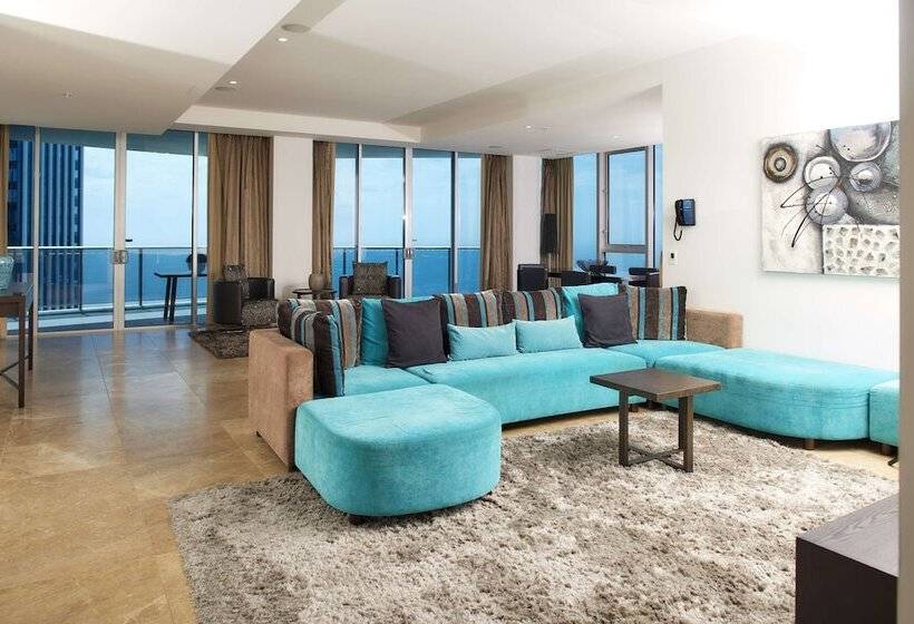 1 Bedroom Penthouse Apartment, Hilton Surfers Paradise Hotel & Residences