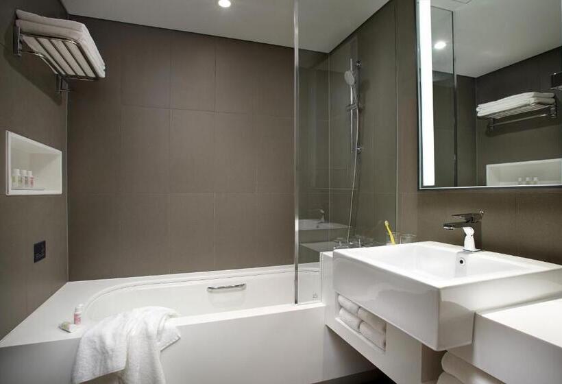 Quarto Superior, L7 Myeongdong By Lotte