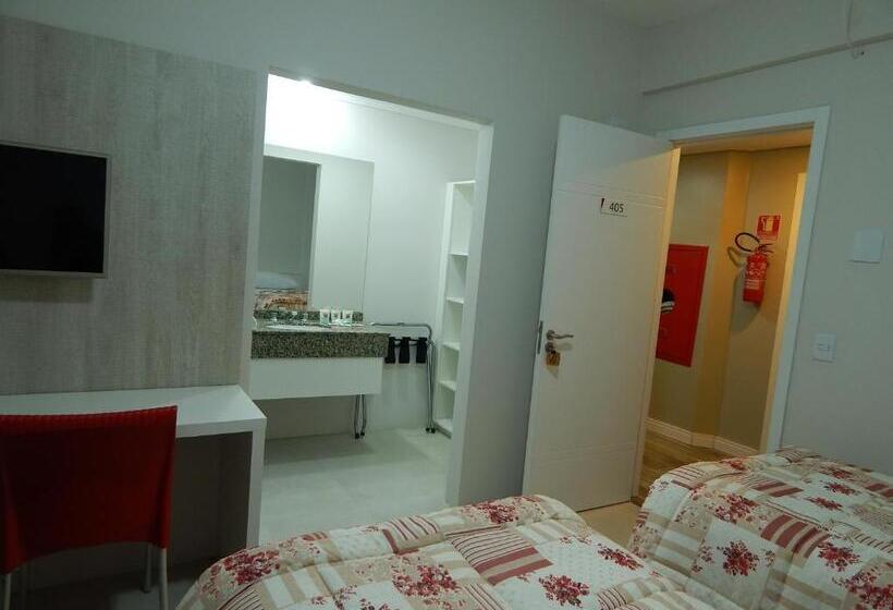 חדר דלוקס לשלושה, Life Hotel Torres