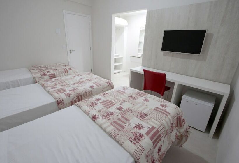 חדר דלוקס לשלושה, Life Hotel Torres