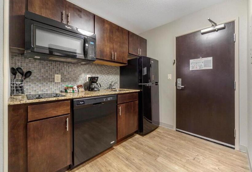 Люкс Кровать Кинг, Mainstay Suites Lincoln University Area