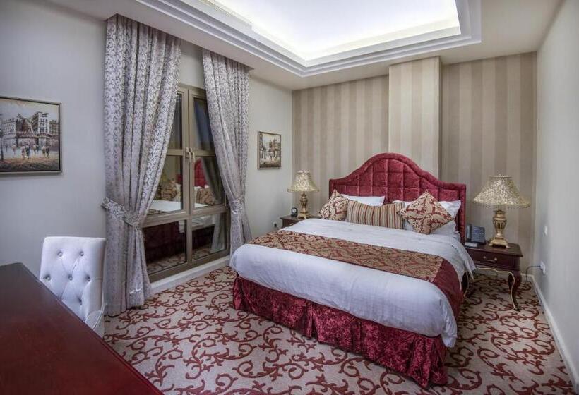 סוויטה דלוקס, Mira Trio