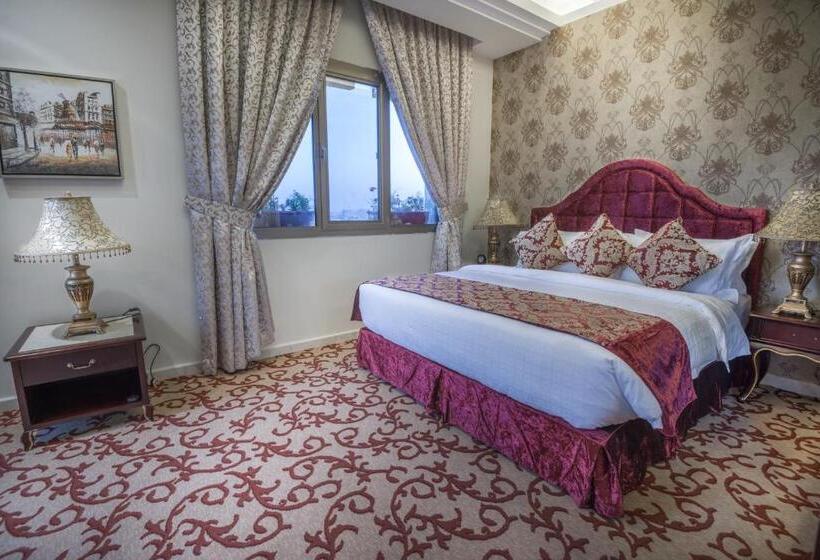 סוויטה אקזקיוטיב, Mira Trio