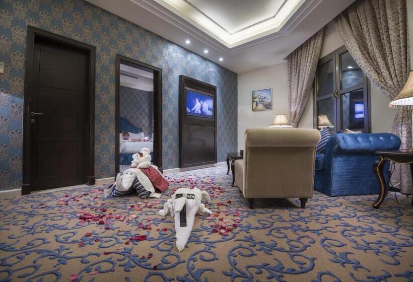 סוויטה אקזקיוטיב, Mira Trio