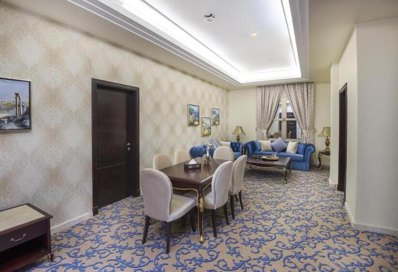 סוויטה אקזקיוטיב, Mira Trio