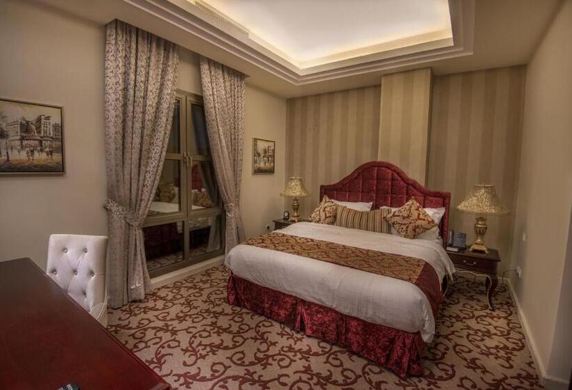 סוויטה אקזקיוטיב, Mira Trio