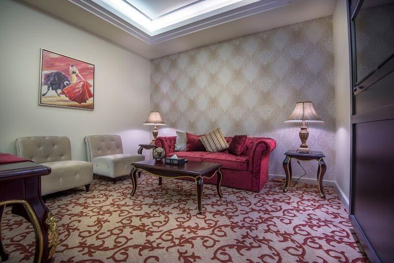 סוויטה אקזקיוטיב, Mira Trio