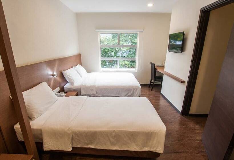 Quarto Triplo Estandar, Nagoya Inn