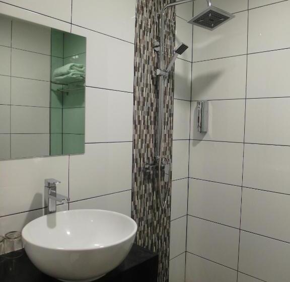 Quarto Estandar, Nagoya Inn