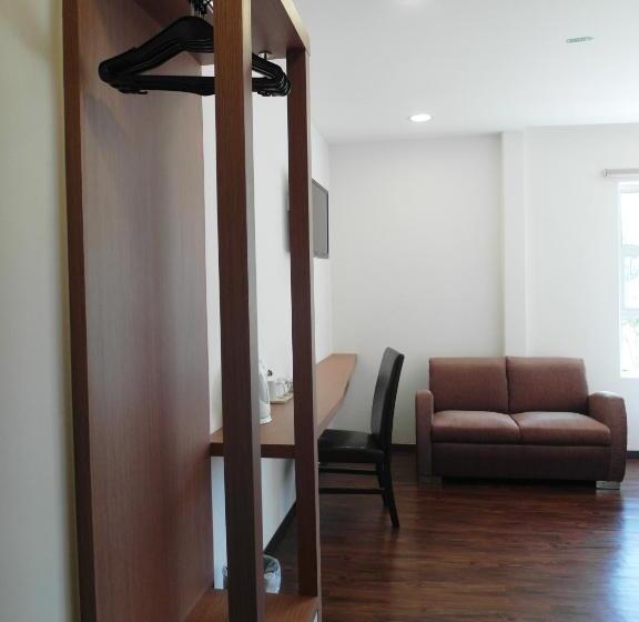 Quarto Estandar Cama King, Nagoya Inn