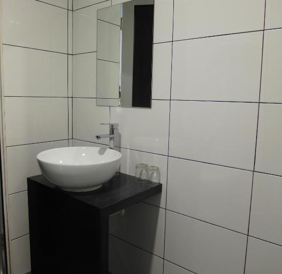 Номер Стандарт Трехместный, Nagoya Inn