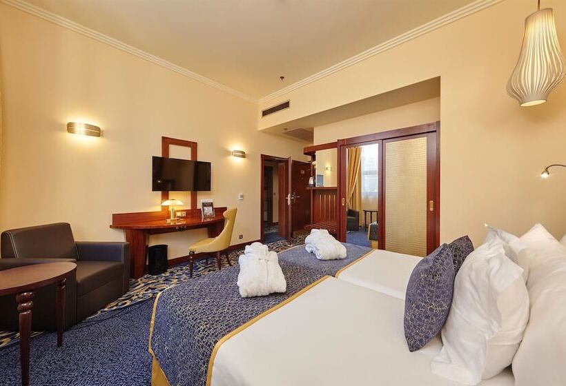 Quarto Familiar, Occidental Praha Wilson