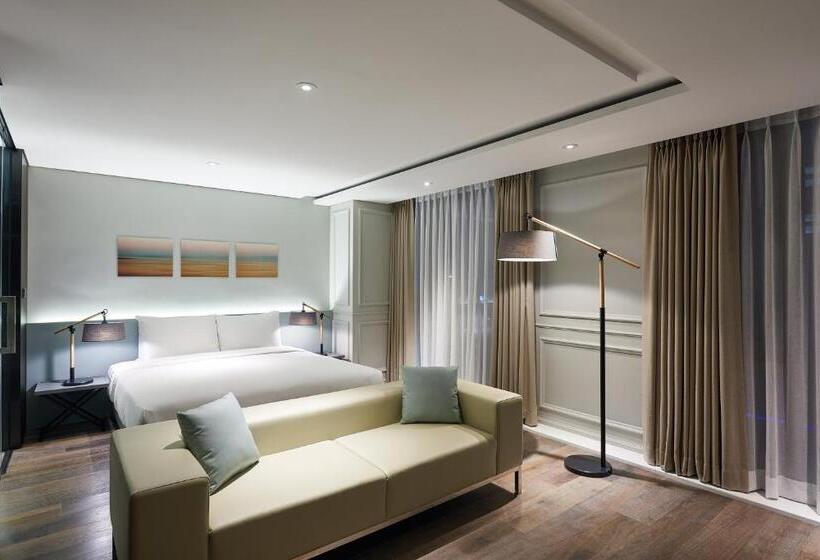 Suite, Peyto Samseong