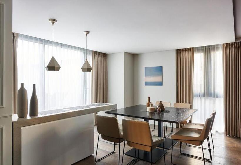 Suite, Peyto Samseong