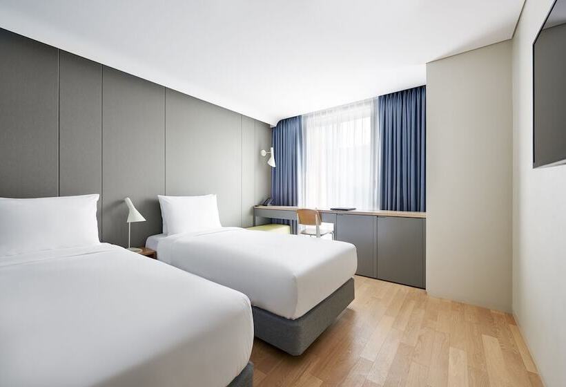 Camera Deluxe, Peyto Samseong