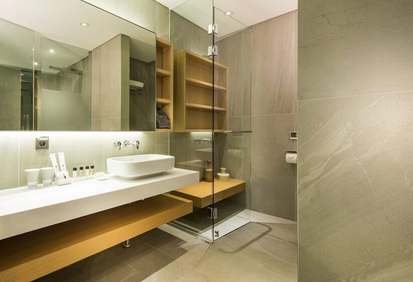 Suite, Peyto Samseong