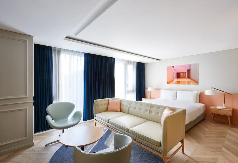 Suite, Peyto Samseong