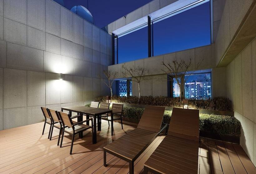 Suite, Peyto Samseong