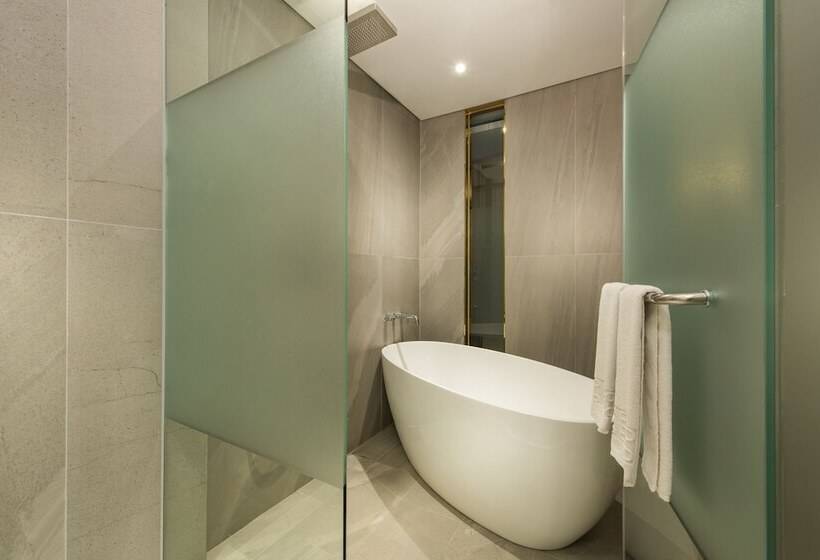 Camera Standard, Peyto Samseong