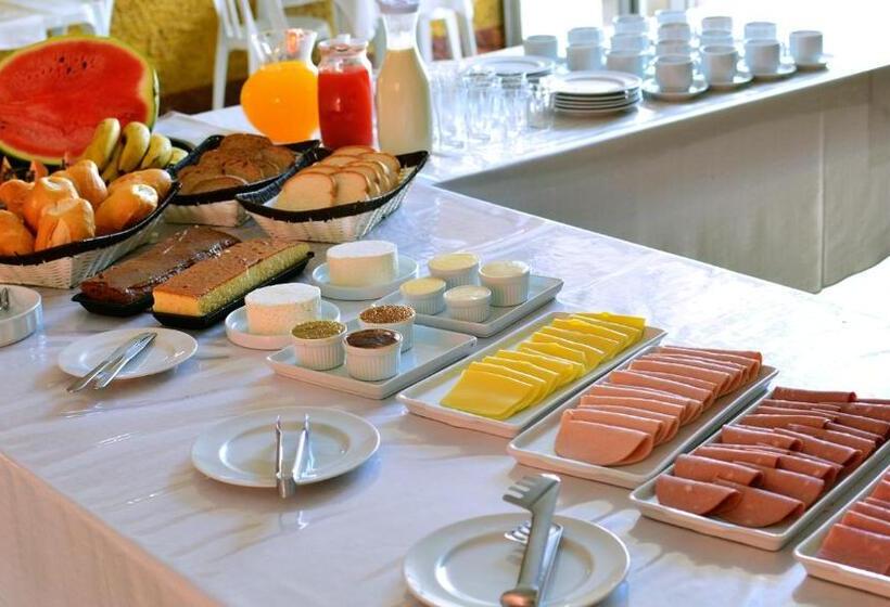 غرفة قياسية فردية حمام مشترك, Pinheirinho