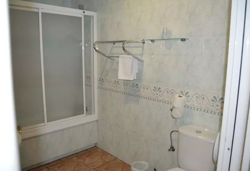 Standard Kolmen Hengen Huone, Poniente