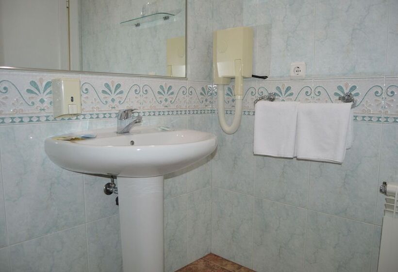 Номер Стандарт Трехместный, Poniente