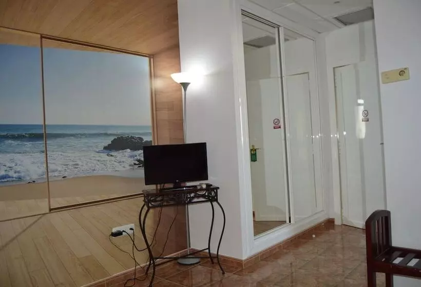 Standard Kolmen Hengen Huone, Poniente