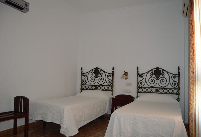 Номер Стандарт Трехместный, Poniente