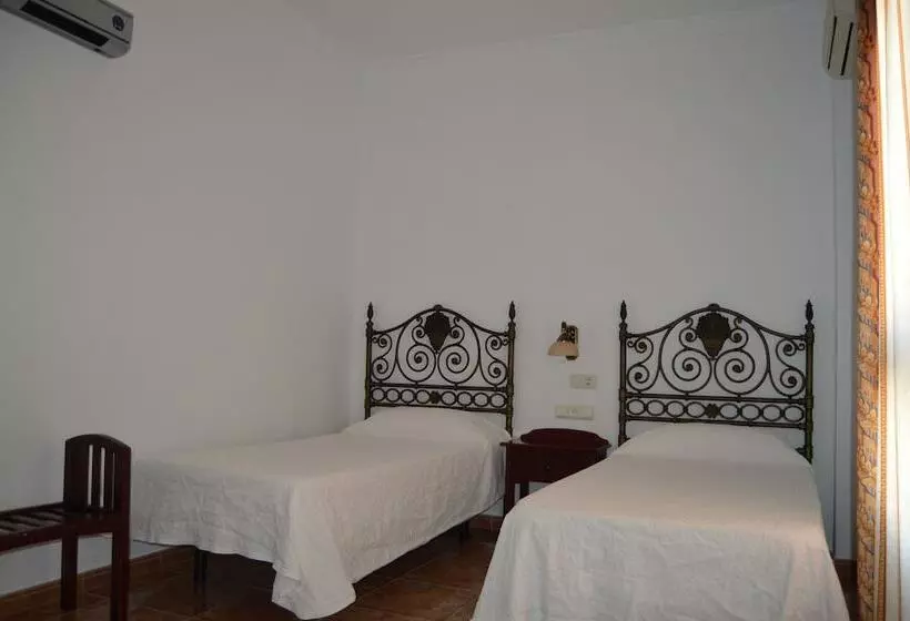 Standard Kolmen Hengen Huone, Poniente