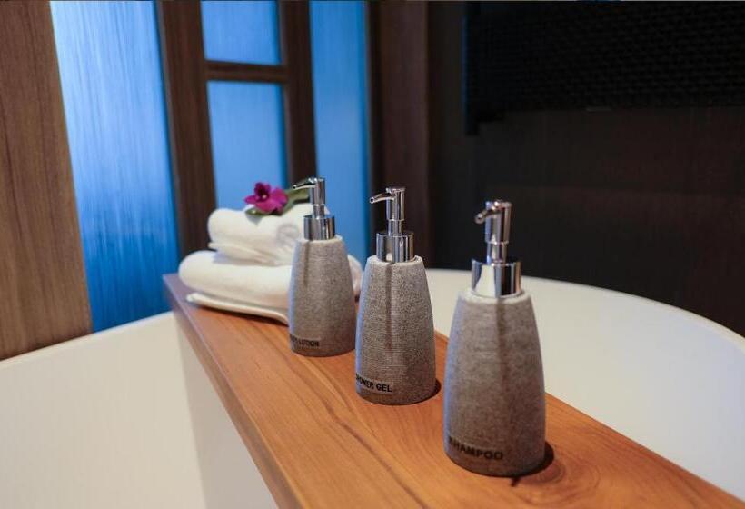 اتاق پرمیوم با چشمانداز دریا, Prana Resort Nandana