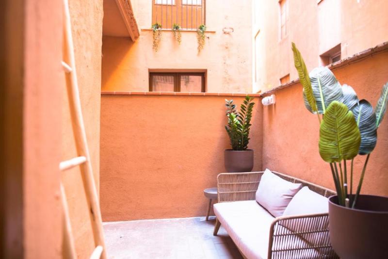 חדר סופריור, Spy Home