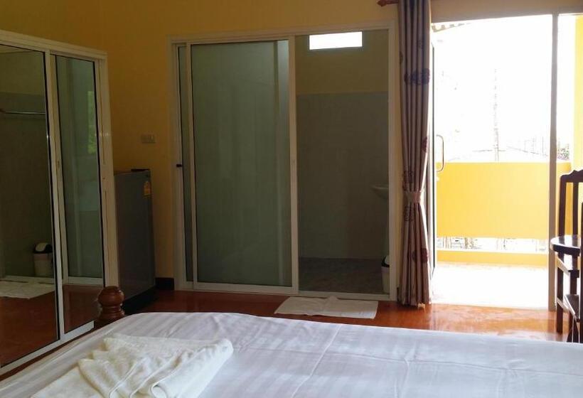 חדר סופריור, Spy Home