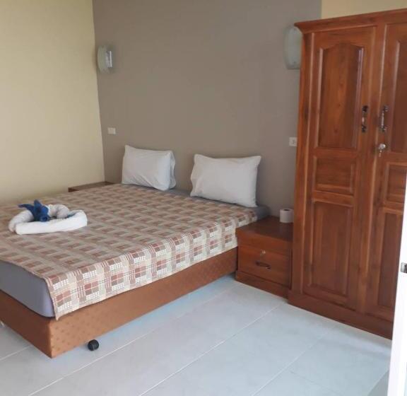 חדר בסיסי, Spy Home