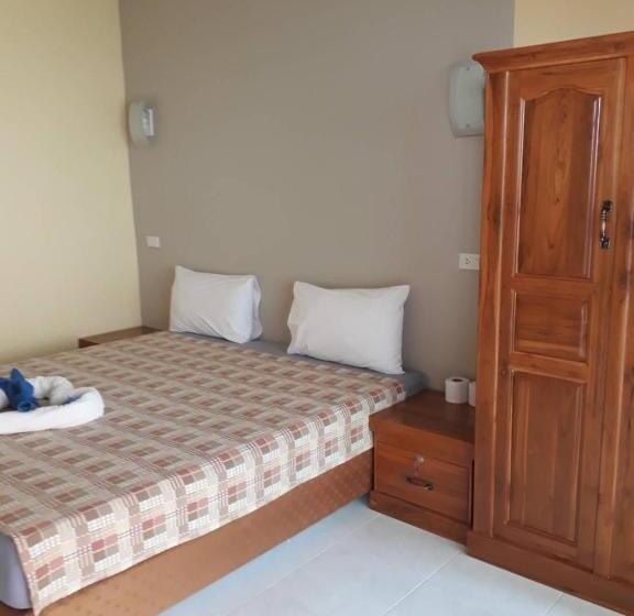 חדר בסיסי, Spy Home