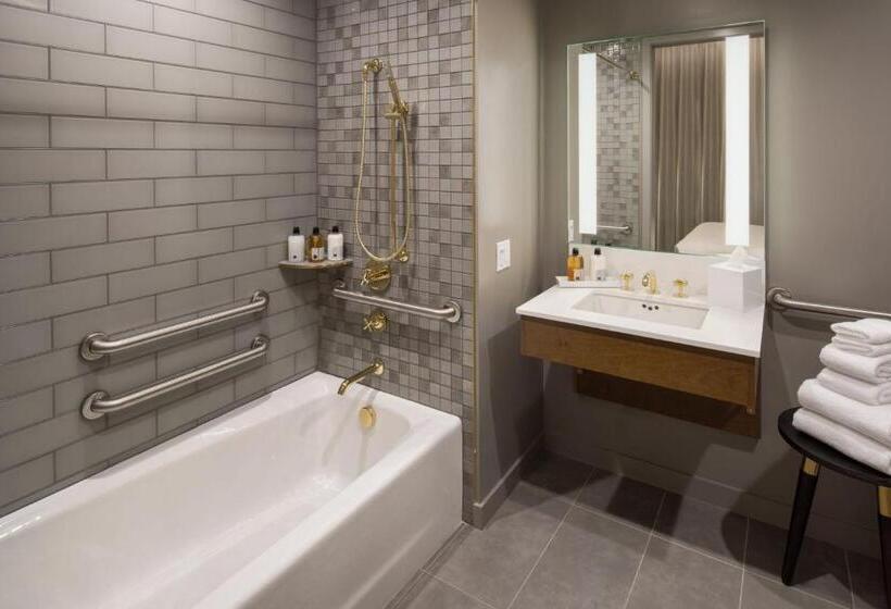 Номер Премиум, The Hi Lo, Autograph Collection