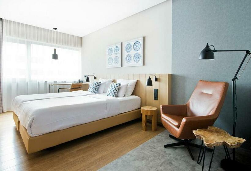 标准间, Urban Lodge