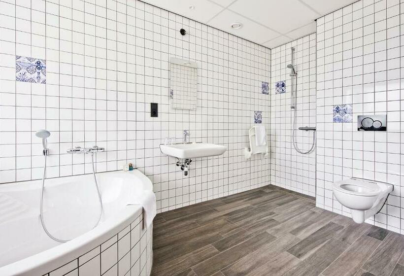 اتاق استاندارد برای معلولان, Urban Lodge