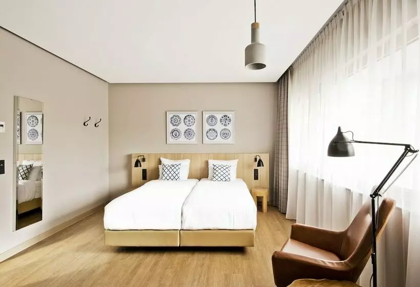 اتاق استاندارد برای معلولان, Urban Lodge
