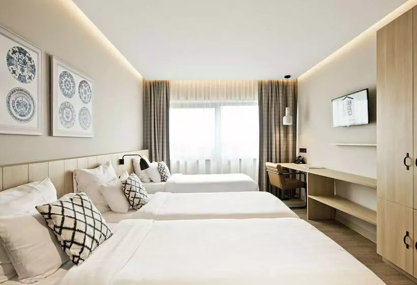 اتاق استاندارد سه نفره, Urban Lodge
