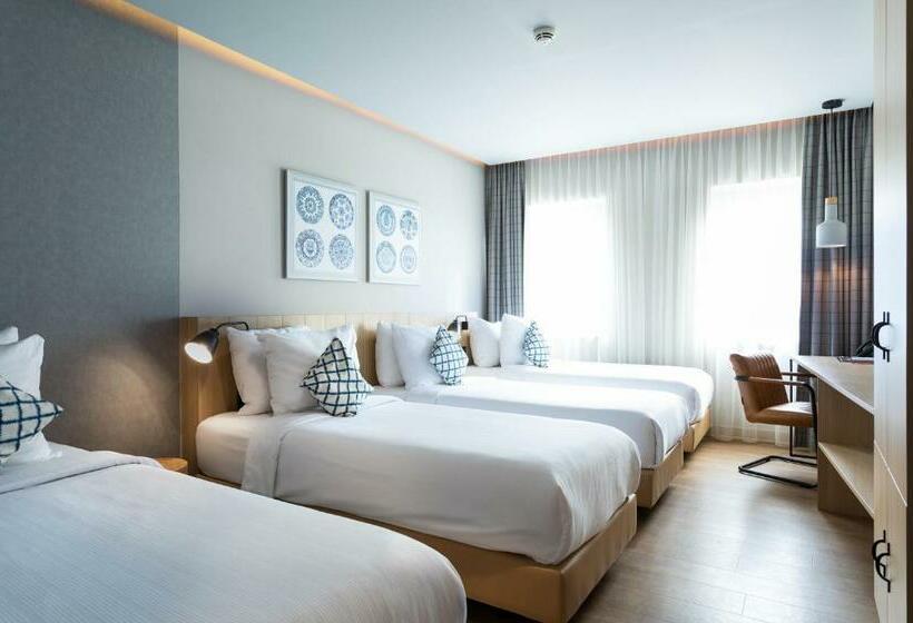 اتاق خانوادگی, Urban Lodge