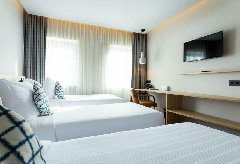 اتاق خانوادگی, Urban Lodge