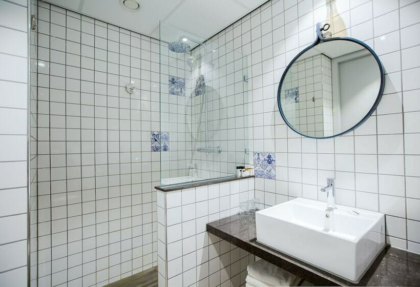 Quarto Familiar, Urban Lodge