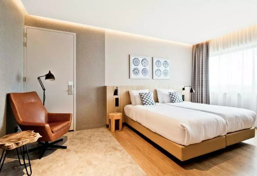 آپارتمان یک خوابه با دری مشترک که هال را جدا می کند., Urban Lodge