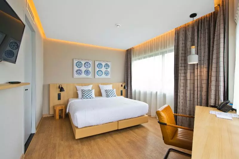 اتاق لوکس, Urban Lodge